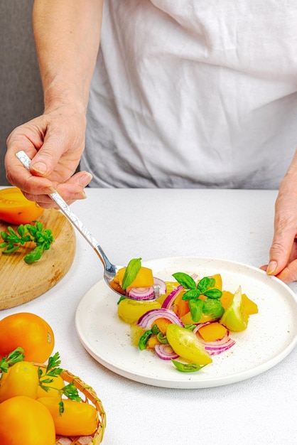 Zestaw dań na stole